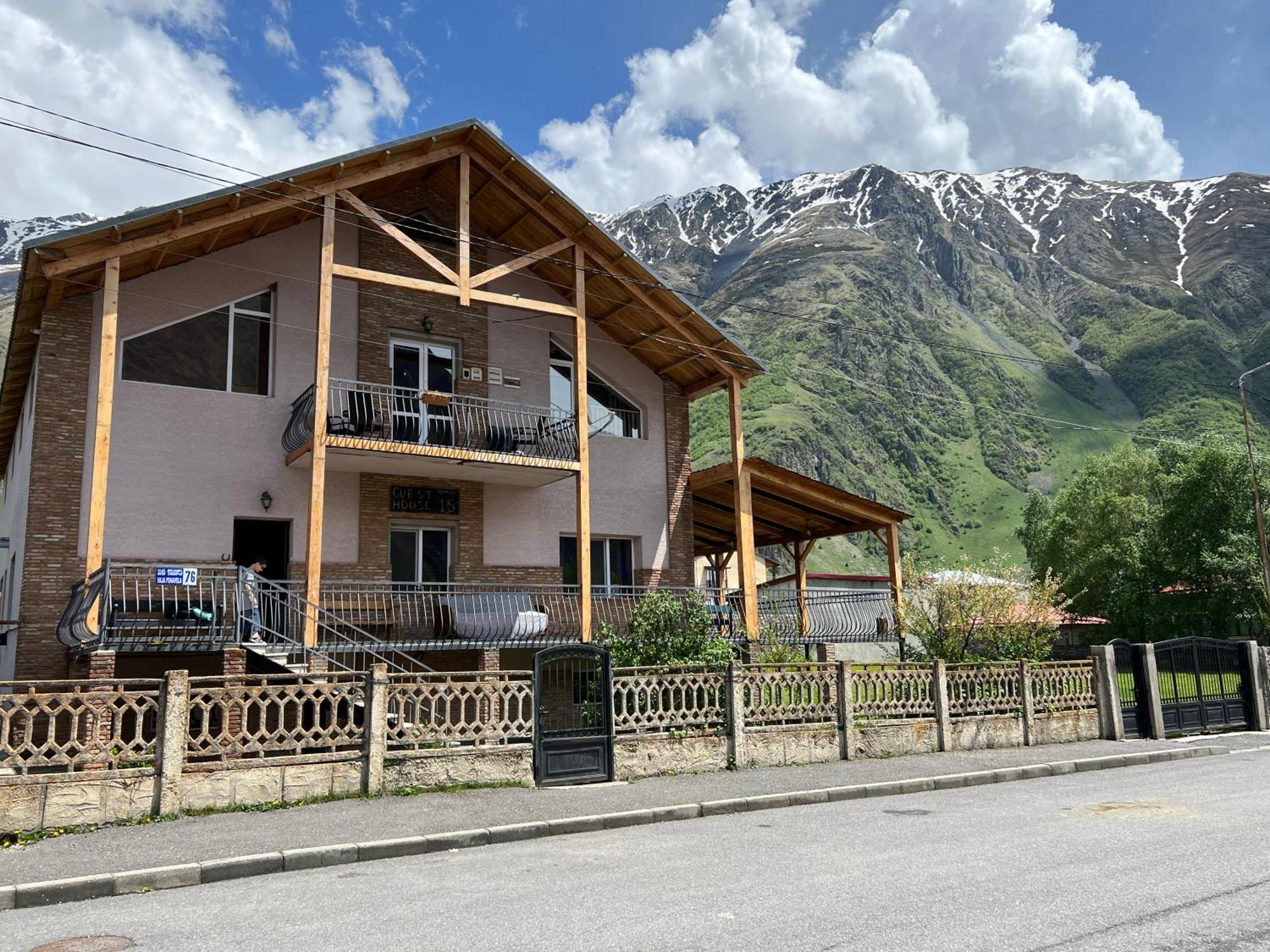 Guest House 15 Kazbegi Luaran gambar