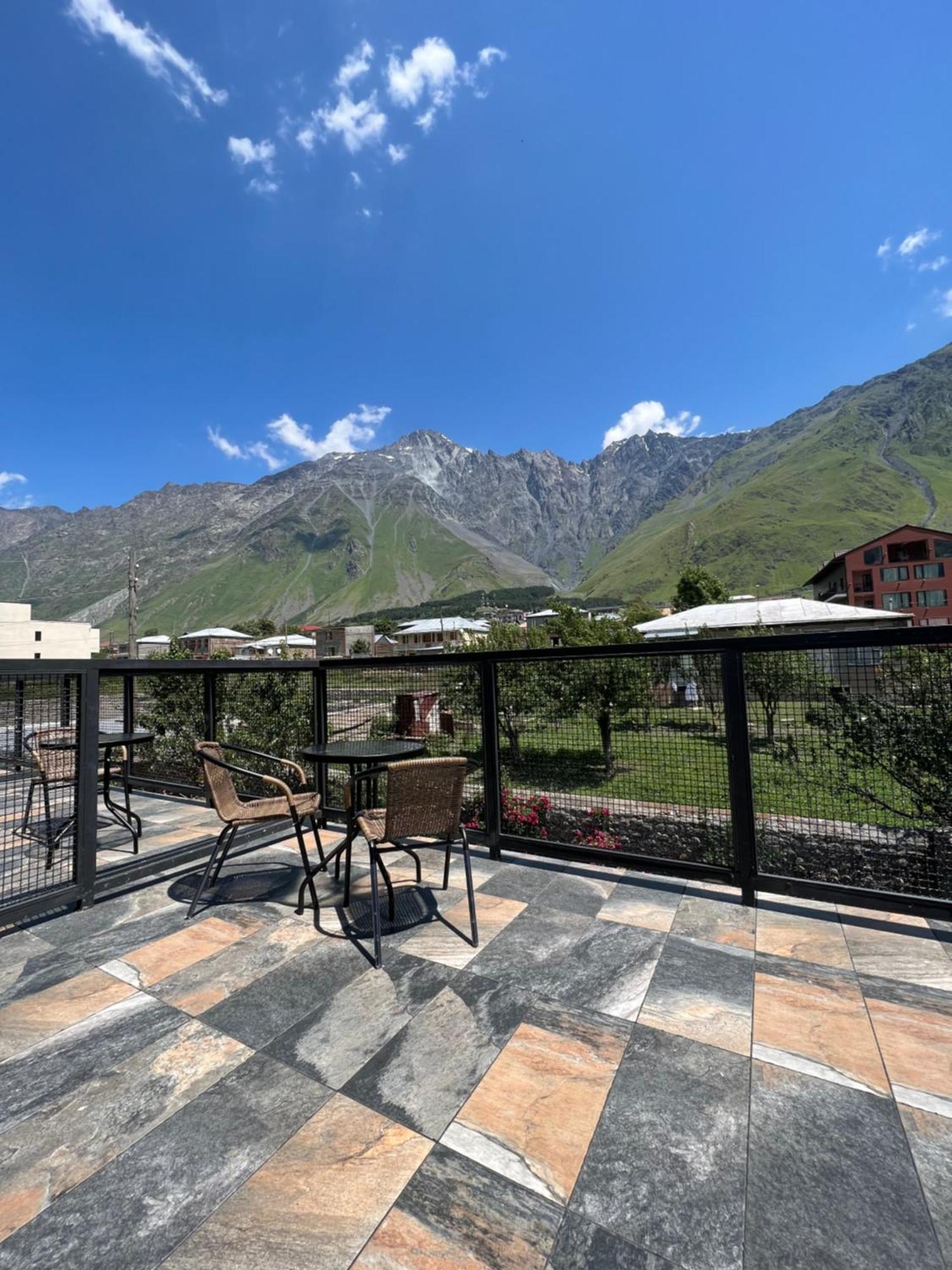 Guest House 15 Kazbegi Luaran gambar