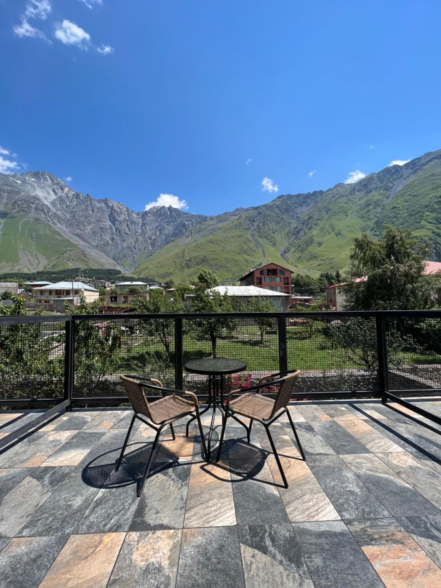 Guest House 15 Kazbegi Luaran gambar